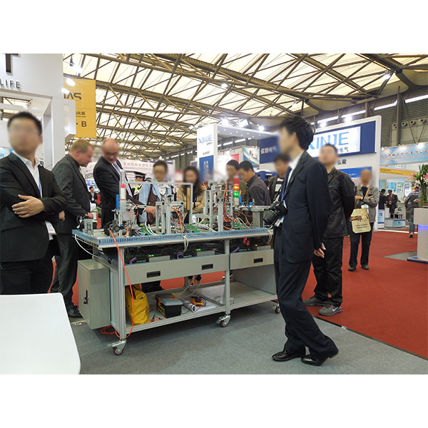 瞬间提升实验效果，PLC实验台助你轻松掌握控制技术(图1)